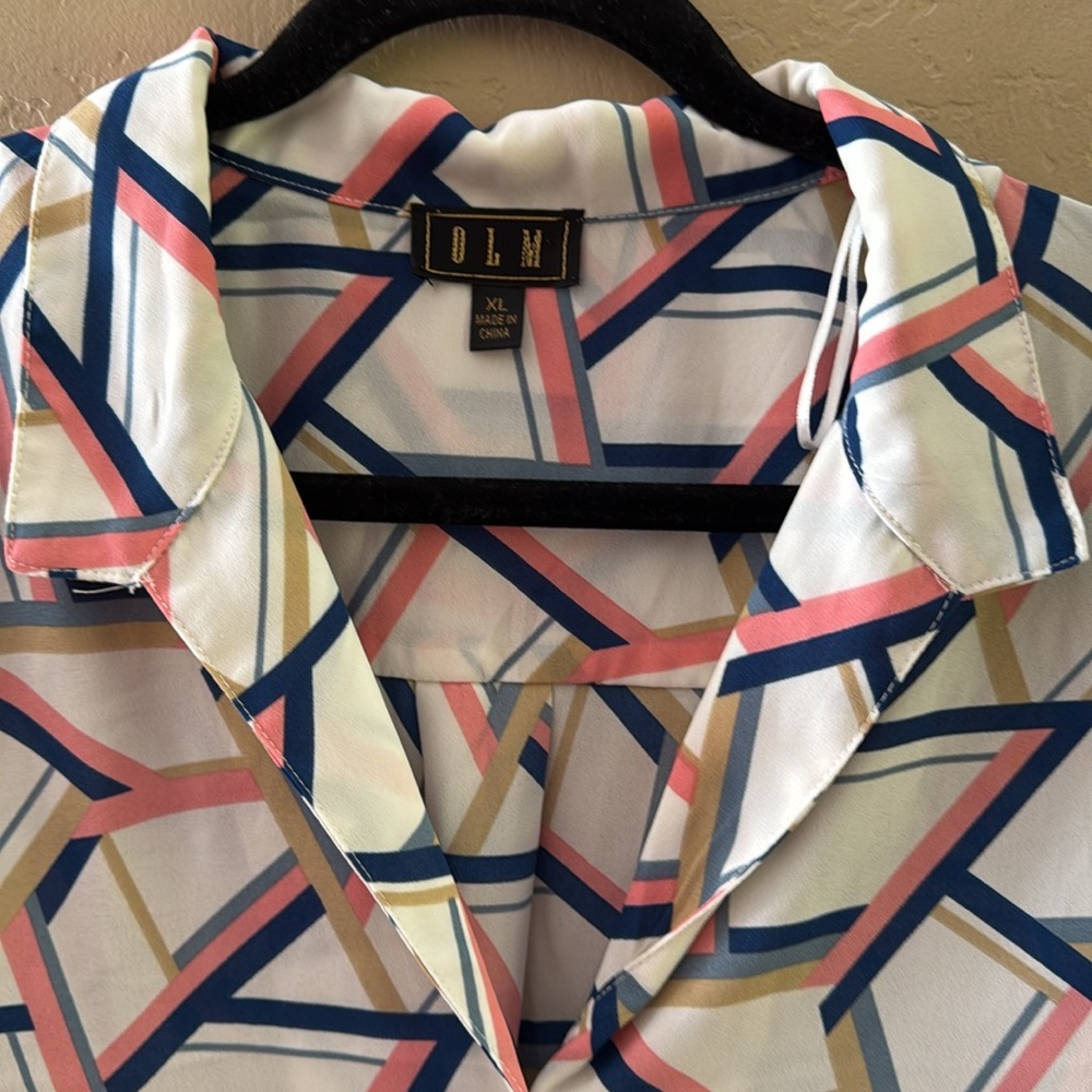 Olm Women’s Button Down Modern Print Blouse XL - Picture 2 of 9